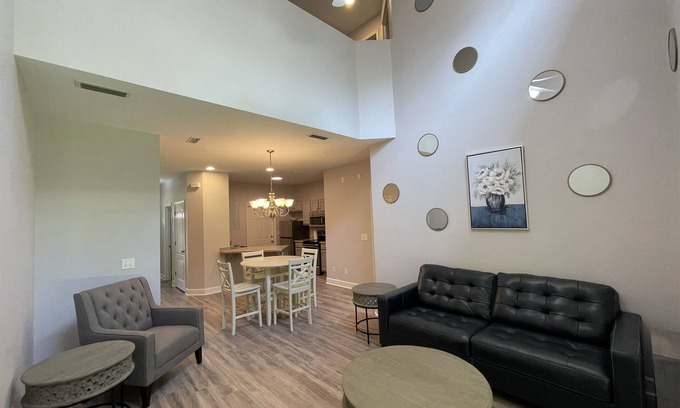 Dothan House | Townhouse close to Medical Centers with Garage