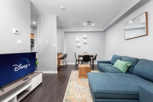 King West Village Apartment | Townhouse Condo Loft for 4 - 2 Beds
