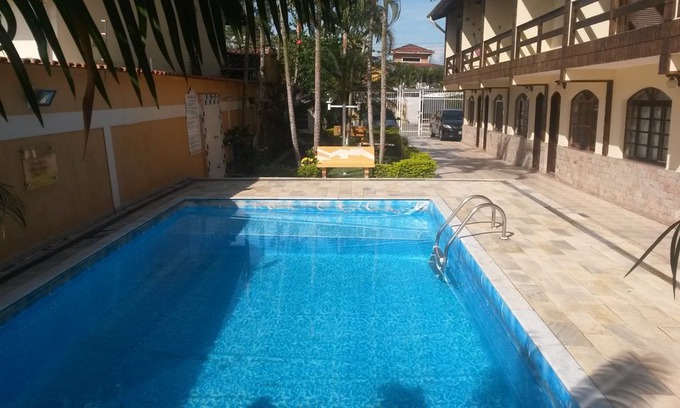 Martim de Sa Apartment | Townhouse condo w / pool 300 meters from the beach Martim de Sá