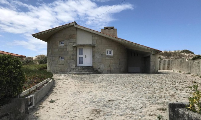 Esposende House | Townhouse Dunes Suave Mar in Esposende with direct access to the beach