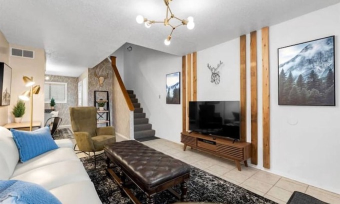 College Station House | Townhouse Home Away from Home - 2 miles to Texas A&M
