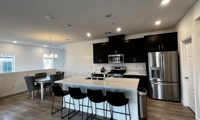 Henderson Condo | Townhouse in Gated Community