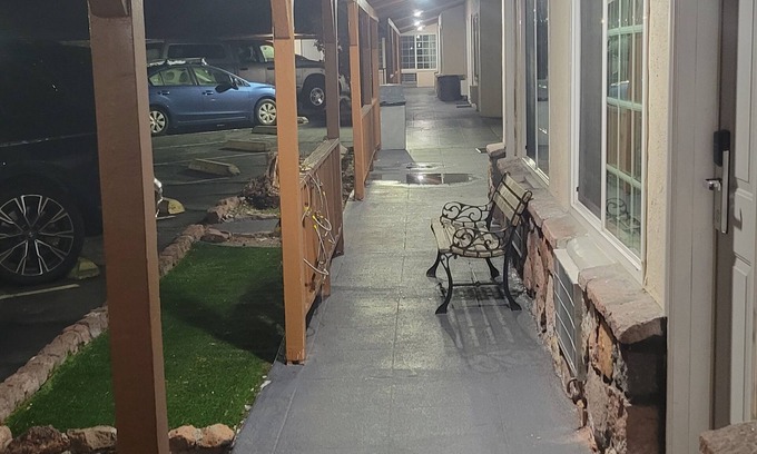 Bishop Hotel | Townhouse Motel