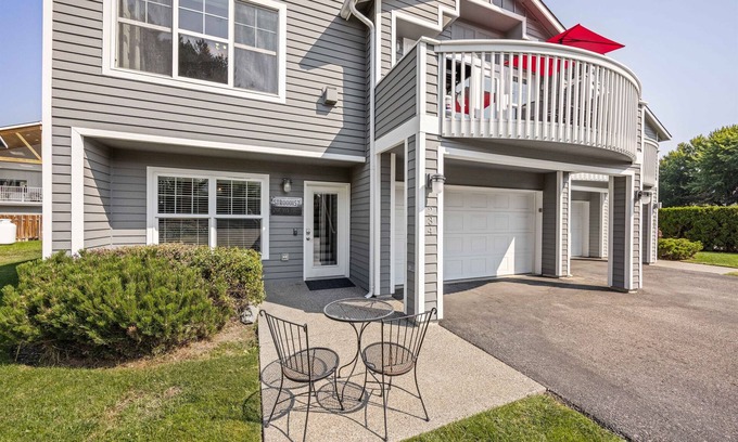 Wapato Point House | Townhouse Near Lake, Pool & Wineries!
