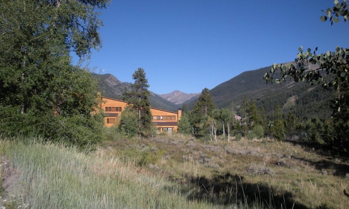 Keystone House | Townhouse nr Conf Ctr, 2 parking spots, Cook's Kitchen, Views- free ski shuttle