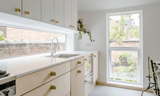 Rusholme House | TownHouse overlooking park with free parking, near Manchester's universities