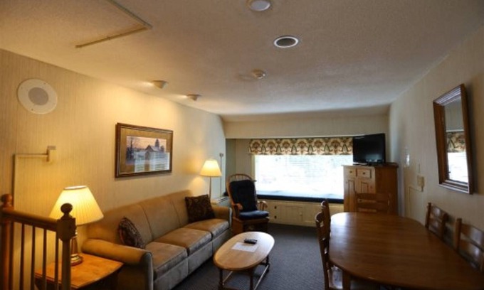 Waterville Valley Condo | Townhouse Suite at Inns of Waterville Valley- Close to Town Square (309)