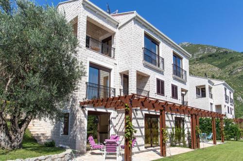 Drobnici Villa | Townhouse Virginia