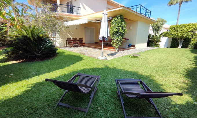 Puerto Rey House | Townhouse with garden, aacc, 300 meters from the beach.