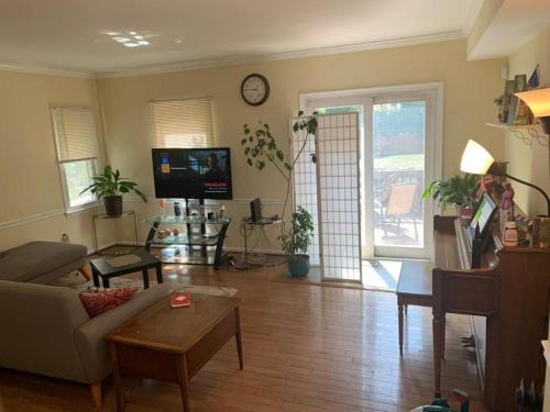 Newington House | Townhouse with High Speed WiFi & Free Parking