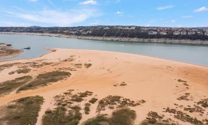 Point Venture House | Townhouse With Private Beach Access
