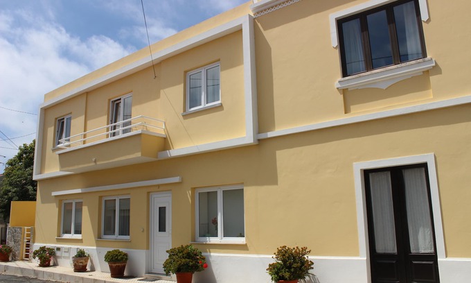 Ferrel House | Townhouse with private garden and barbeque – excellent to welcome up to 4 adults