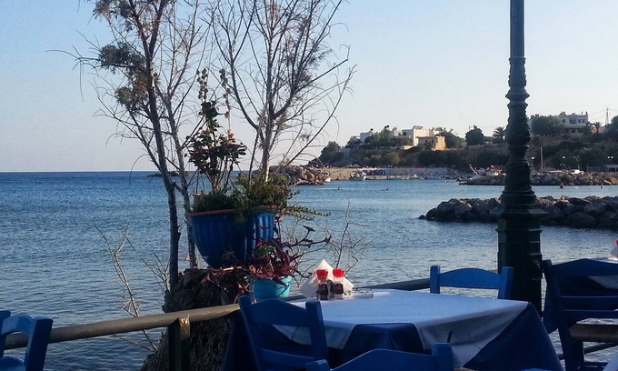 Makry Gialos Apartment | Townhouse with Stunning Bay and Mountain Views