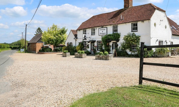 Tadley Apartment | TOWNSEND, pet friendly, character holiday cottage in Tadley