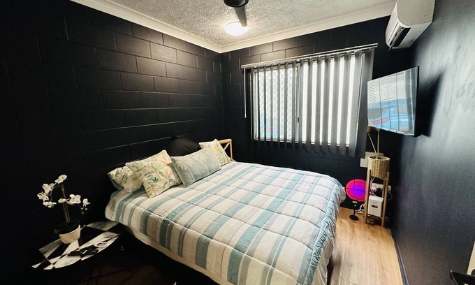 West End Apartment | TOWNSVILLE WEST END QLD n2 bedroom: fully furnished - saltwater pool in complex.