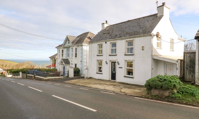 New Quay Cottage | TOWYN HALL, pet friendly, country holiday cottage in New Quay