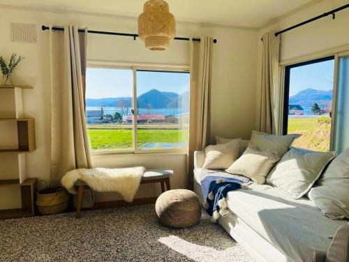 Toya House | Toya Lakeview cottage - 100m to the Lakeshore & BBQ Space