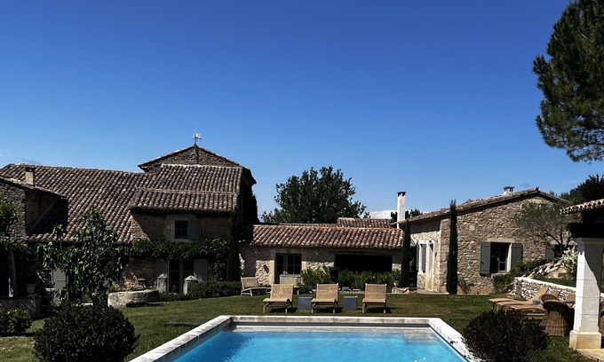 Menerbes House | Très Beau Mas 18ème à Moins de 10mns à Pieds du Coeur de Ménerbes