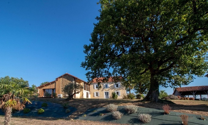 Bassoues House | Très Belle Maison de Vacances en Plein Coeur de la Nature à 10min de Marciac