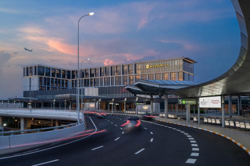 Minhang Hotel | Traders Hongqiao Airport,Shanghai