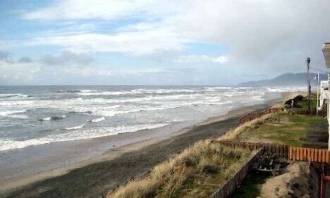Rockaway Beach Hotel | Tradewinds Motel
