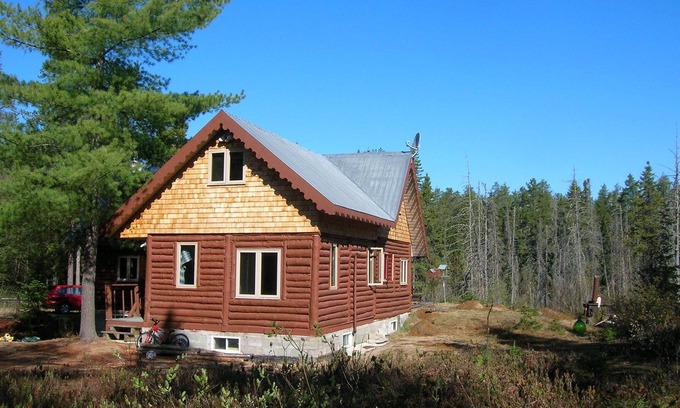 Mauricie Ski Chalet | traditional chalet log