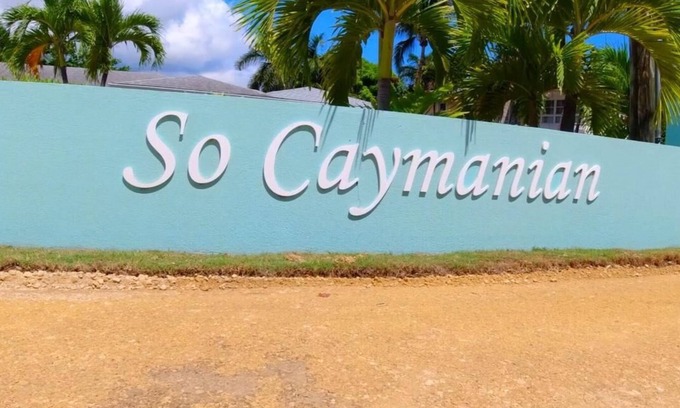 South Sound House | Traditional Caymanian style home 3 Bed/3Bath (8 Guest)