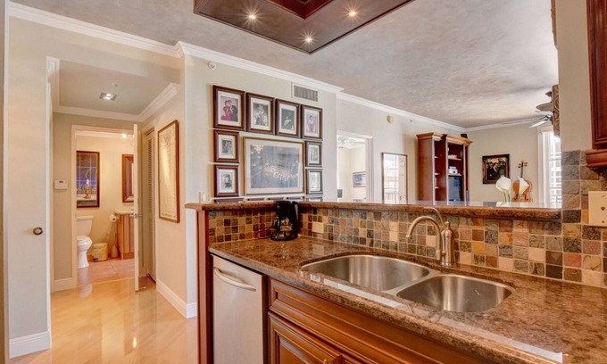 Downtown West Palm Beach Condo | Traditional Charm in the Heart of West Palm –2BR w/Garage Parking & Pool Access