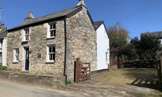 St Teath Cottage | Traditional Cottage, enclosed garden, Trewalder, Nr Port Isaac & surf beaches.