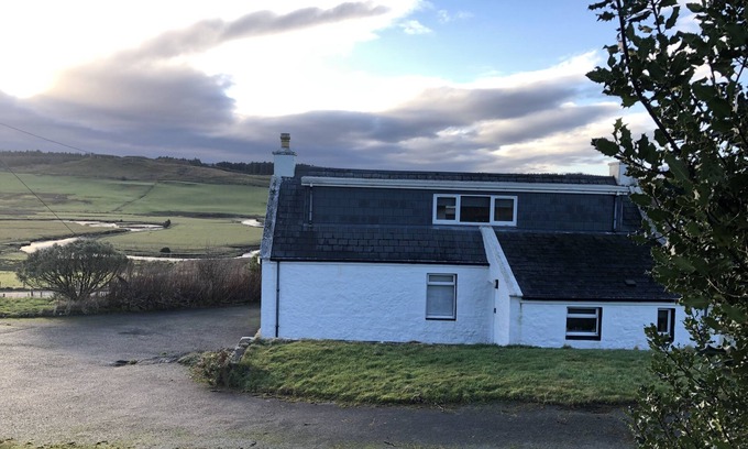 Suladale Cottage | Traditional Croft Cottage Overlooking The Snizort River - Portree, Isle Of Skye