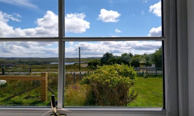 Lewis and Harris Cottage | Traditional Crofters Meadowcroft Cottage