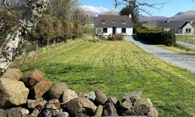 Suladale House | Traditional Croft House with garden. Ample parking and central location.