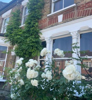 Plumstead House | Traditional English 4 bedroom home in Greenwich