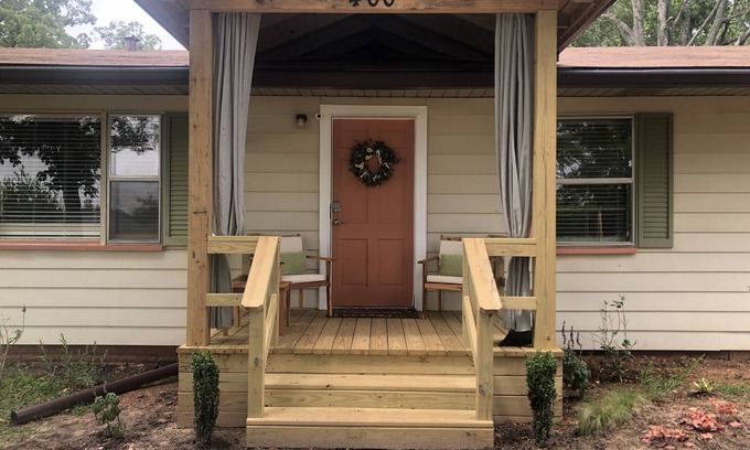 Longview House | Traditional Family Comfort with Modern Amenities