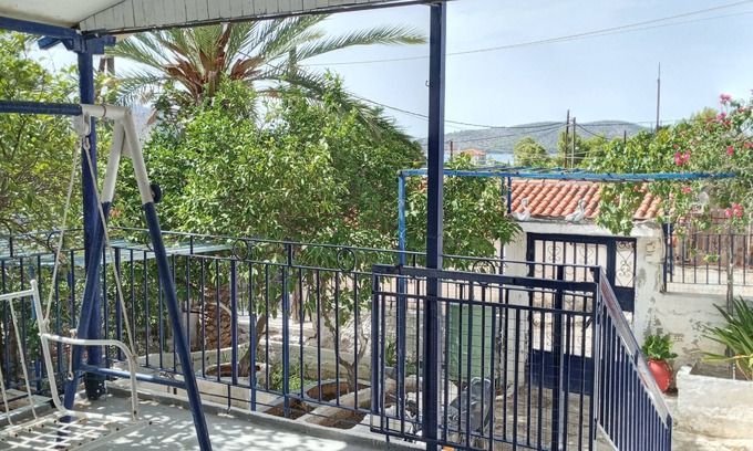 Thermi House | Traditional Greek island house