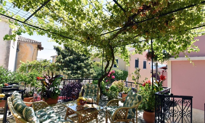 Antipernoi House | Traditional Greek Maisonette in Antiperni village