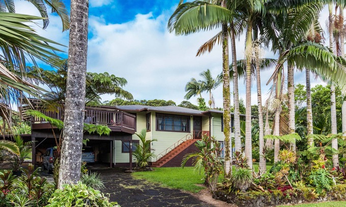 Hilo House | Traditional Hawai'i home near Hilo town - solar powered!