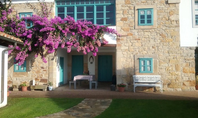 Villaviciosa Cottage | Traditional house on the Asturian coast.