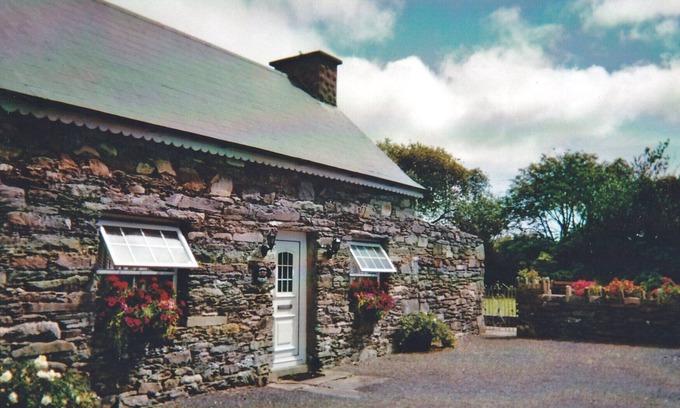 Sneem Cottage | Traditional Irish Cottage