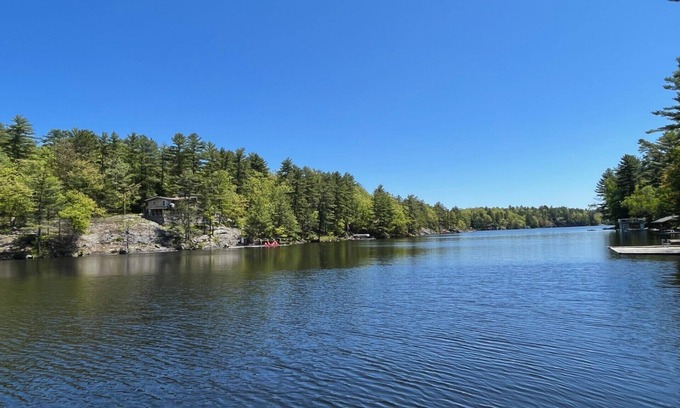Gravenhurst Cottage | Traditional Lake Muskoka Cottage