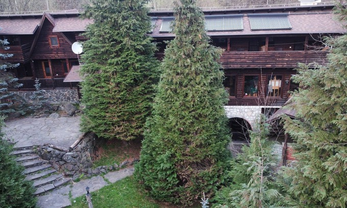 Baia Mare Cabin | Traditional Lodge in Mountain, 10 km from city, w/grill, jacuzzi, hiking trails