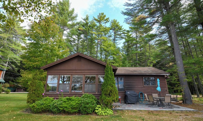 Naples House | Traditional pet-friendly Maine home featuring an incredible sandy beach!