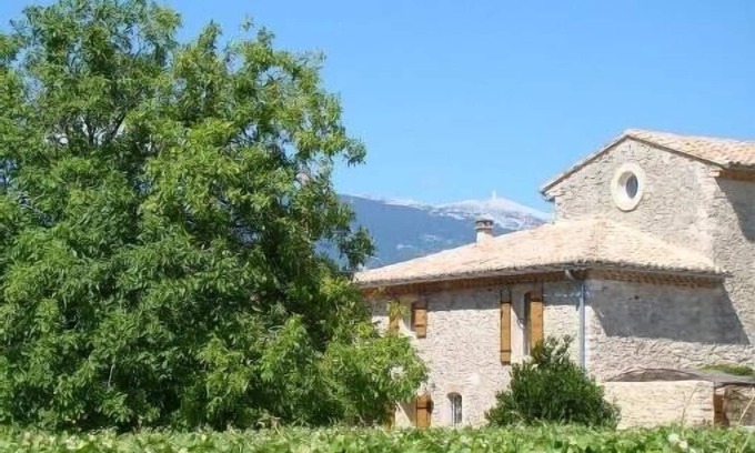 Mazan House | Traditional Provencal gite, offering quietness and serenity