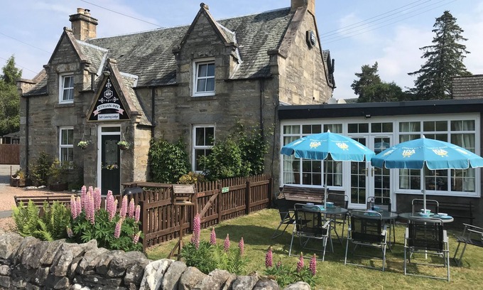 Calvine House | Traditional Scottish Lodge with countryside views