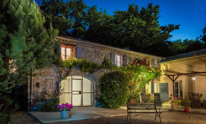 Rochebaudin Apartment | Traditional stonebuilt ProvencaleMas. Gite apartment.Large swimming pool - Le Ba