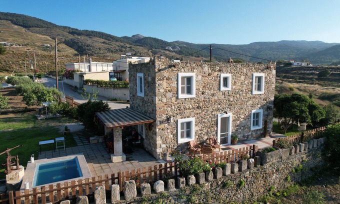 Kos Villa | Traditional stone build villa with small swimming pool, yard and bbq !
