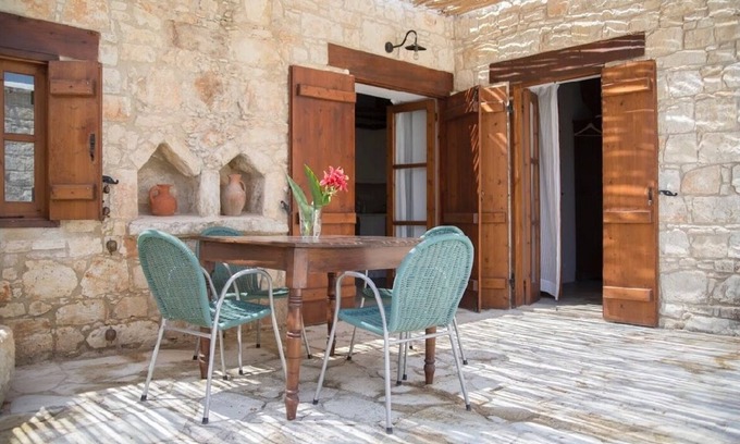 Kathikas House | Traditional Stone House