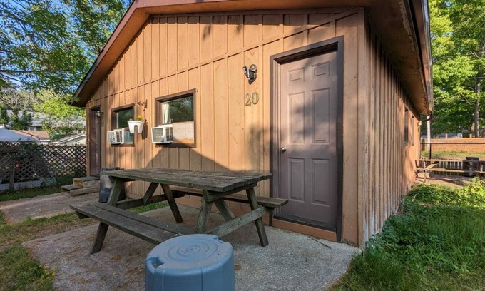 Wasaga Beach Cottage | Traditional Tiny Wood Cottage #20 Camping style Cottages 5 minutes to the beach!