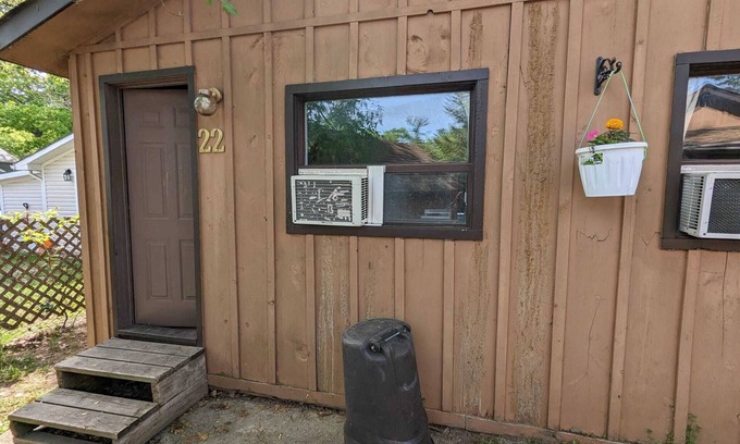 Wasaga Beach Cottage | Traditional Tiny Wood Cottage #22 Camping style Cottages 5 minutes to the beach!