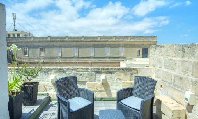 Floriana Ski Chalet | Traditional townhouse, terrace near Valletta WENG1-1